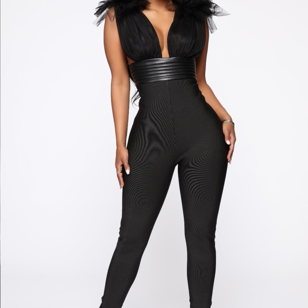 FASHION NOVA Editorial Bandage Jumpsuit• BLACK